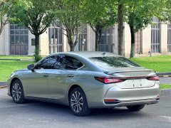Lexus ES 300h Premium Edition - ფოტო 15