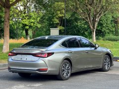 Lexus ES 300h Premium Edition - ფოტო 2
