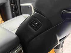 Toyota Vellfire 2021 Crown Hybrid 2.5L HV Premium Edition - ფოტო 9