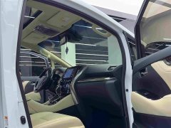 Toyota Alphard Hybrid 2.5L Luxury - ფოტო 10