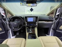 Toyota Alphard Hybrid 2.5L Luxury - ფოტო 12