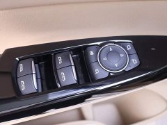 Buick GL8 New Energy Lusang Respect Edition - ფოტო 17