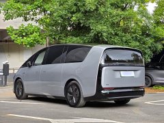 Li Auto MEGA Home Family Edition - ფოტო 8