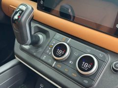 Land Rover Defender 110 P400 Dark Edition - ფოტო 14
