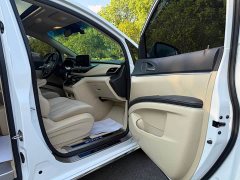 Buick GL8 Land Executive Cabin 652T Luxury - ფოტო 19
