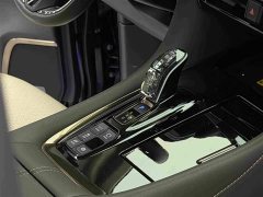 Toyota Vellfire 2024 Crown Hybrid 2.5L Executive Premier Edition - ფოტო 16