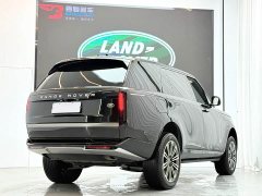 Land Rover Range Rover 2023 3.0 L6 400PS Prestige Seven-Seat Extended Wheelbase - ფოტო 10