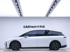 Li Auto i6 Two-Wheel Drive Standard - ფოტო 2
