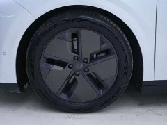 Li Auto i6 Two-Wheel Drive Standard - ფოტო 9
