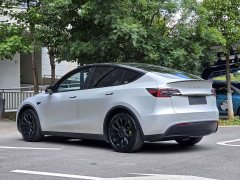 Tesla Model Y Standard Range RWD - ფოტო 7