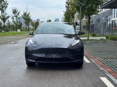 Tesla Model Y Rear-Wheel Drive - ფოტო 2