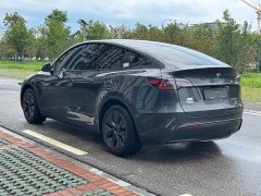 Tesla Model Y Rear-Wheel Drive - ფოტო 4