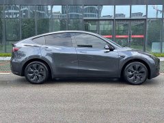 Tesla Model Y Rear-Wheel Drive - ფოტო 8
