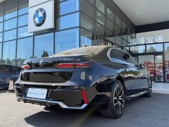 BMW 7 Series 735Li M Sport Package - ფოტო 13