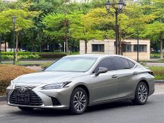 Lexus ES 300h Premium Edition - ფოტო 1