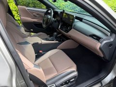 Lexus ES 300h Premium Edition - ფოტო 12