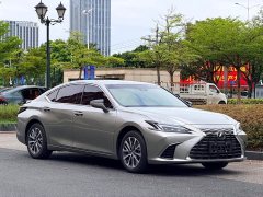 Lexus ES 300h Premium Edition - ფოტო 17