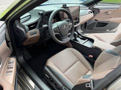 Lexus ES 300h Premium Edition - ფოტო 9