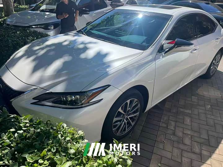 Lexus ES 200 Excellence Edition - ავტომობილი ჩინეთიდან