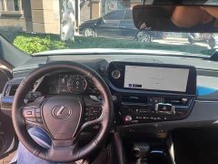Lexus ES 200 Excellence Edition - ფოტო 2