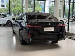 BMW 5 Series 525Li M Sport Package - ფოტო 6