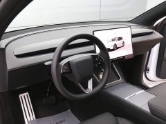 Tesla Model Y L Long Range All-Wheel Drive - ფოტო 13