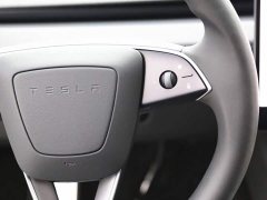 Tesla Model Y L Long Range All-Wheel Drive - ფოტო 17