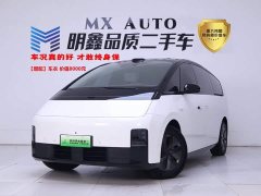 Li Auto MEGA Home Family Edition - ფოტო 1