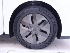 Li Auto MEGA Home Family Edition - ფოტო 6