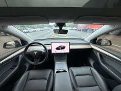 Tesla Model Y Rear-Wheel Drive - ფოტო 5