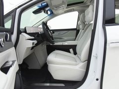 Buick GL8 New Energy Luzun Respect Edition 7-Seater - ფოტო 13