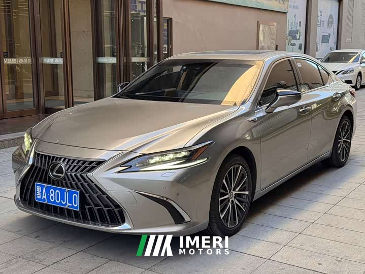 Lexus ES 2022 300h Premium Edition - ავტომობილი ჩინეთიდან