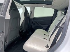 Tesla Model Y Long Range All-Wheel Drive - ფოტო 16