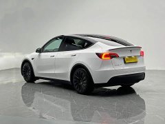 Tesla Model Y Long Range All-Wheel Drive - ფოტო 4
