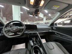 Hyundai Elantra 1.5L CVT Luxury - ფოტო 13
