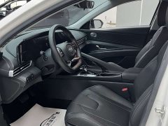Hyundai Elantra 1.5L CVT Luxury - ფოტო 8