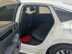Honda Civic 180TURBO CVT Premium Edition - ფოტო 14