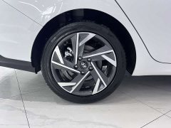 Hyundai Elantra 1.5L CVT Luxury - ფოტო 18