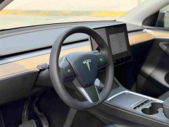 Tesla Model Y Standard Range RWD - ფოტო 14