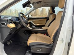 Geely Boyue L 2023 1.5TD DCT Luxury - ფოტო 4