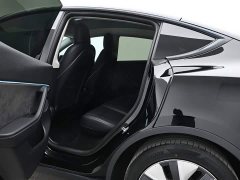 Tesla Model Y Rear-Wheel Drive - ფოტო 14