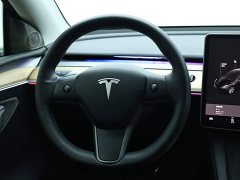 Tesla Model Y Rear-Wheel Drive - ფოტო 16