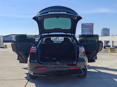 Tesla Model Y Long Range All-Wheel Drive - ფოტო 14