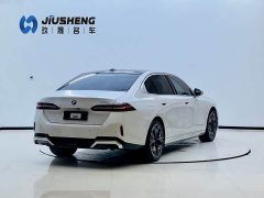 BMW 5 Series 530Li Luxury M Sport Package - ფოტო 17