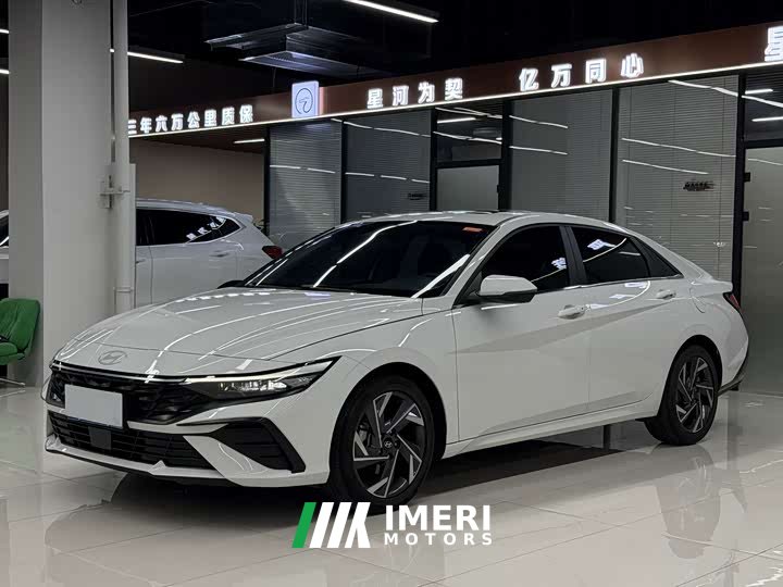 Hyundai Elantra 1.5L CVT Luxury