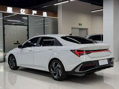 Hyundai Elantra 2023 1.5L CVT Luxury - ფოტო 19