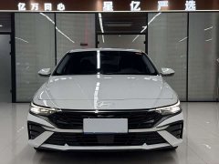 Hyundai Elantra 2023 1.5L CVT Luxury - ფოტო 2
