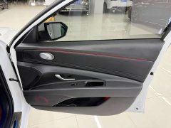 Hyundai Elantra 2023 1.5L CVT Luxury - ფოტო 4