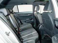 Volkswagen Golf 280TSI DSG R-Line 50th Anniversary Edition - ფოტო 20