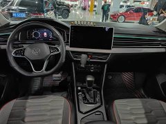 Volkswagen Tiguan L Plug-in Hybrid 430PHEV Plug-in Hybrid Premier Edition - photo 5